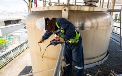 Tank Cleaning Kapal Tanker